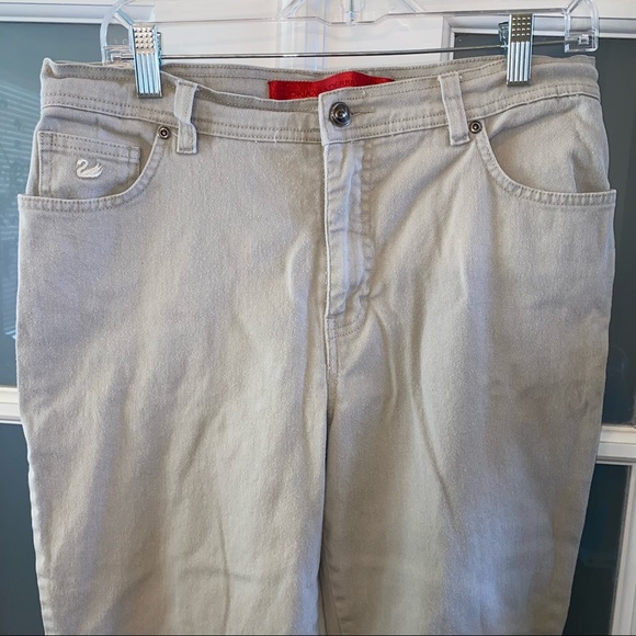 GUC Women’s Size 12P, Gloria Vanderbilt Jeans 5 Pocket Tan/Khaki Jeans - Picture 4 of 13